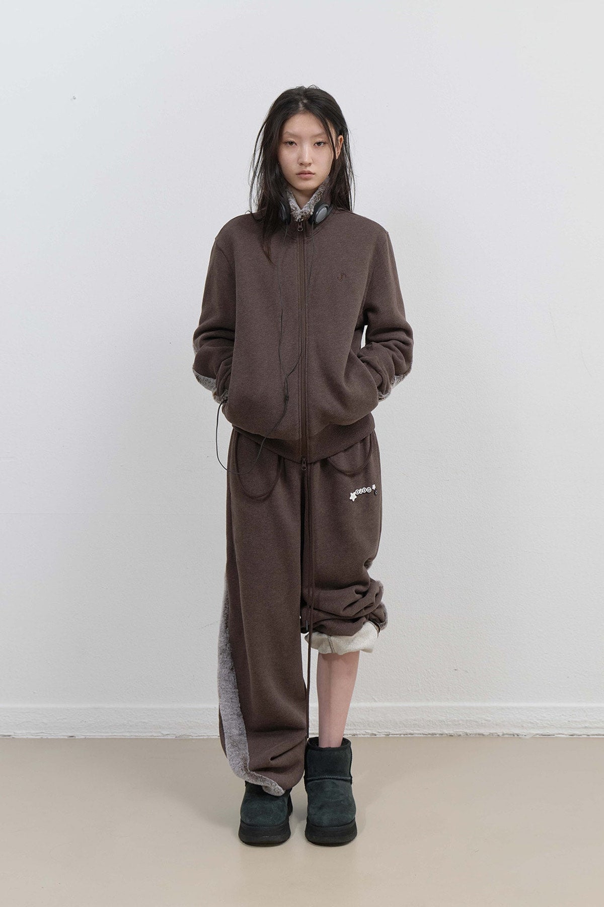 SIDE FUR TRIM SWEATPANTS - STONE BROWN